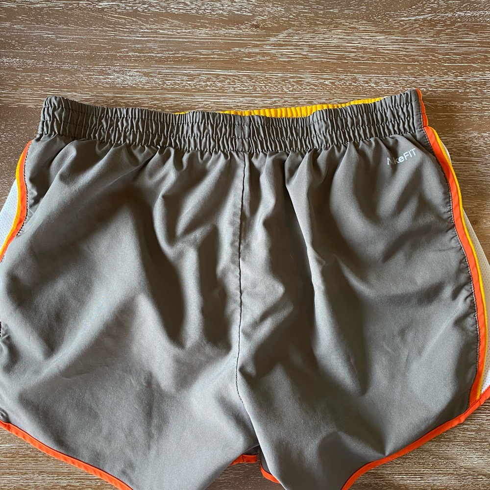 Nike Running Short - Picture 2 of 4